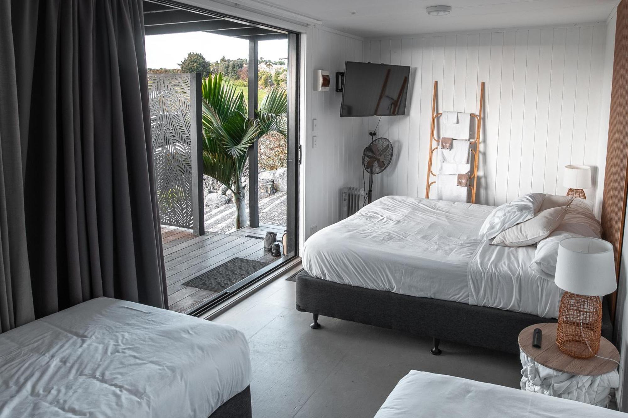 Aotearoa Surf Eco Pods Hotel Te Arai Ngoại thất bức ảnh