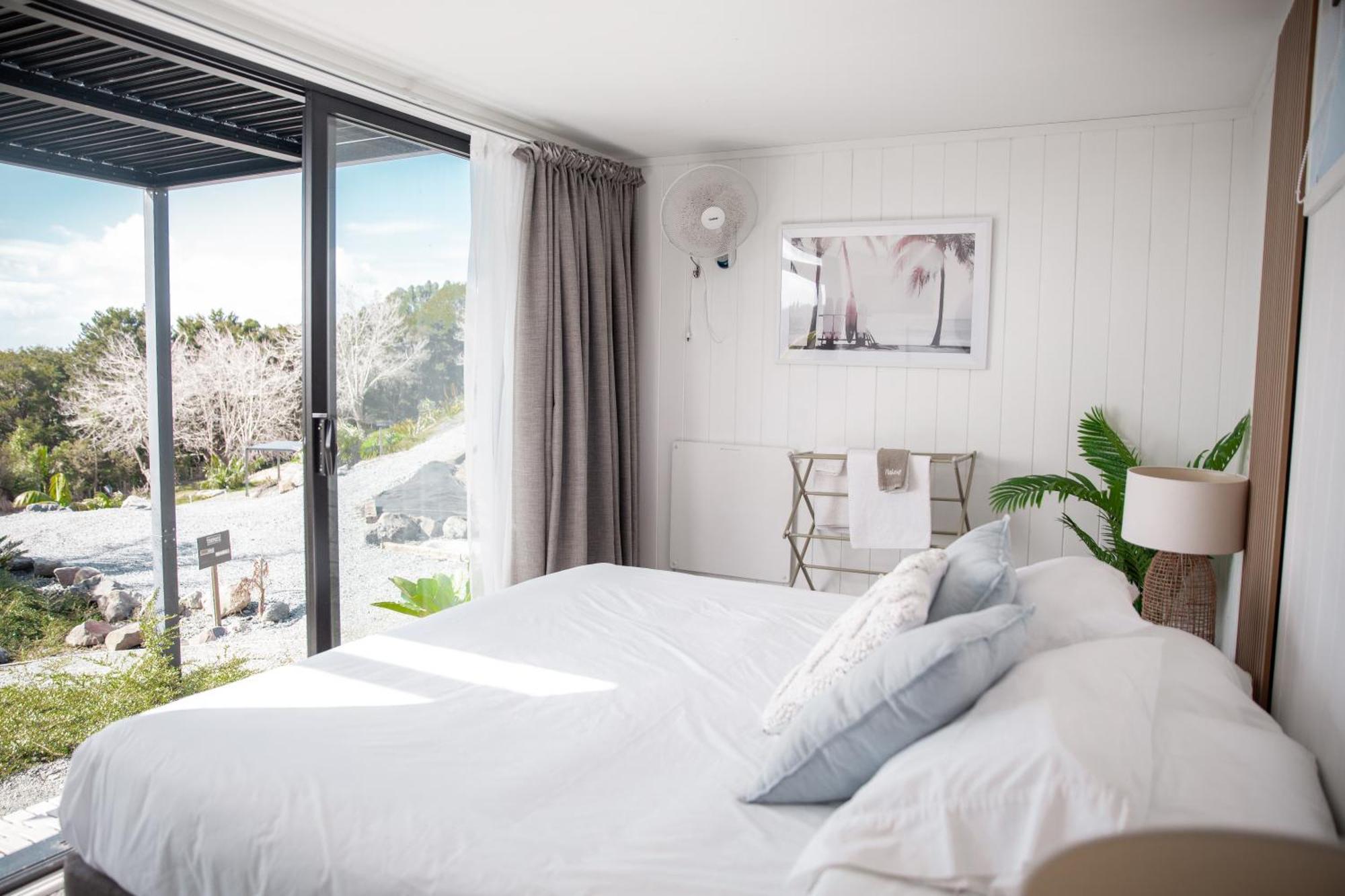 Aotearoa Surf Eco Pods Hotel Te Arai Ngoại thất bức ảnh