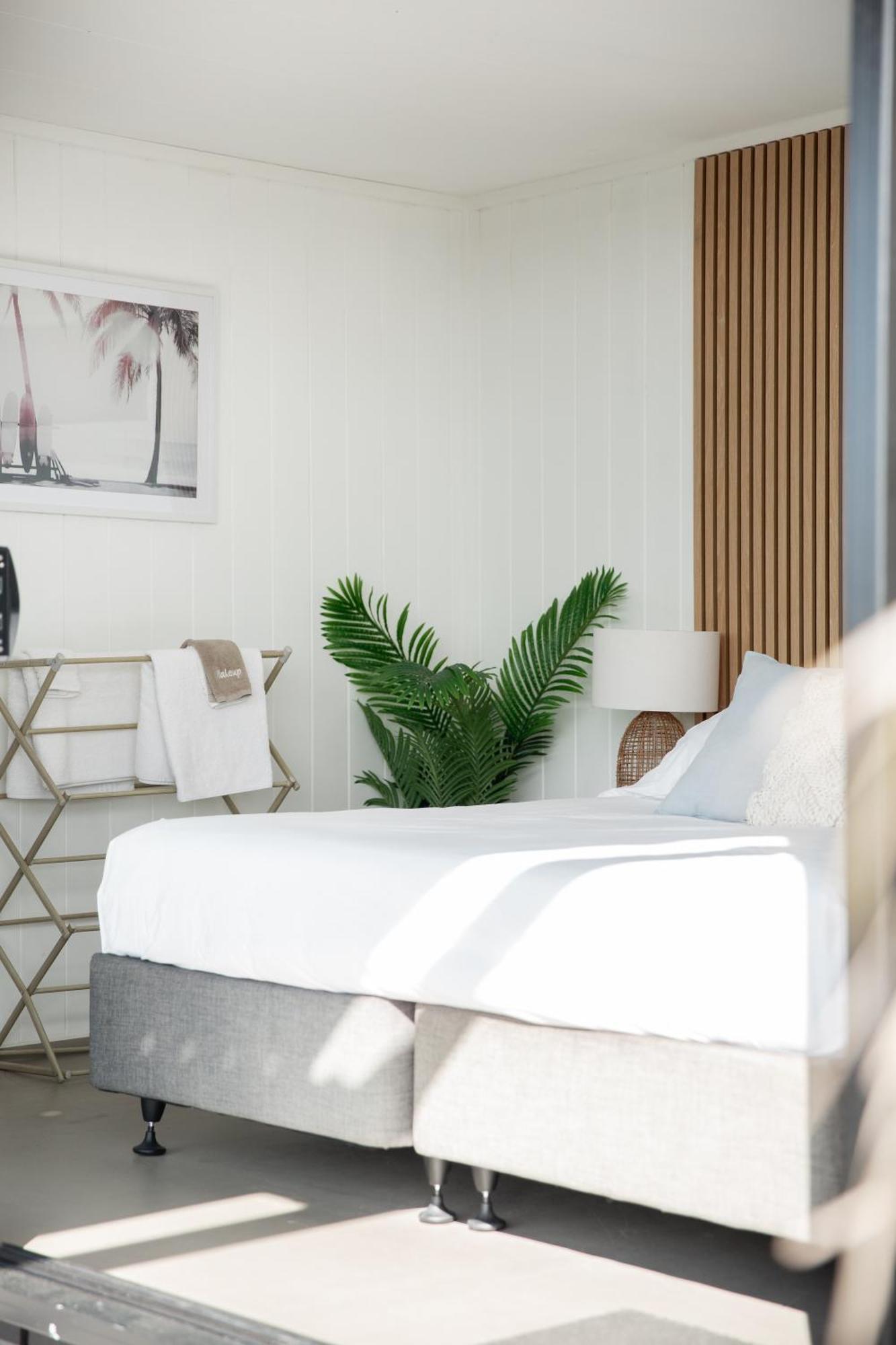 Aotearoa Surf Eco Pods Hotel Te Arai Ngoại thất bức ảnh