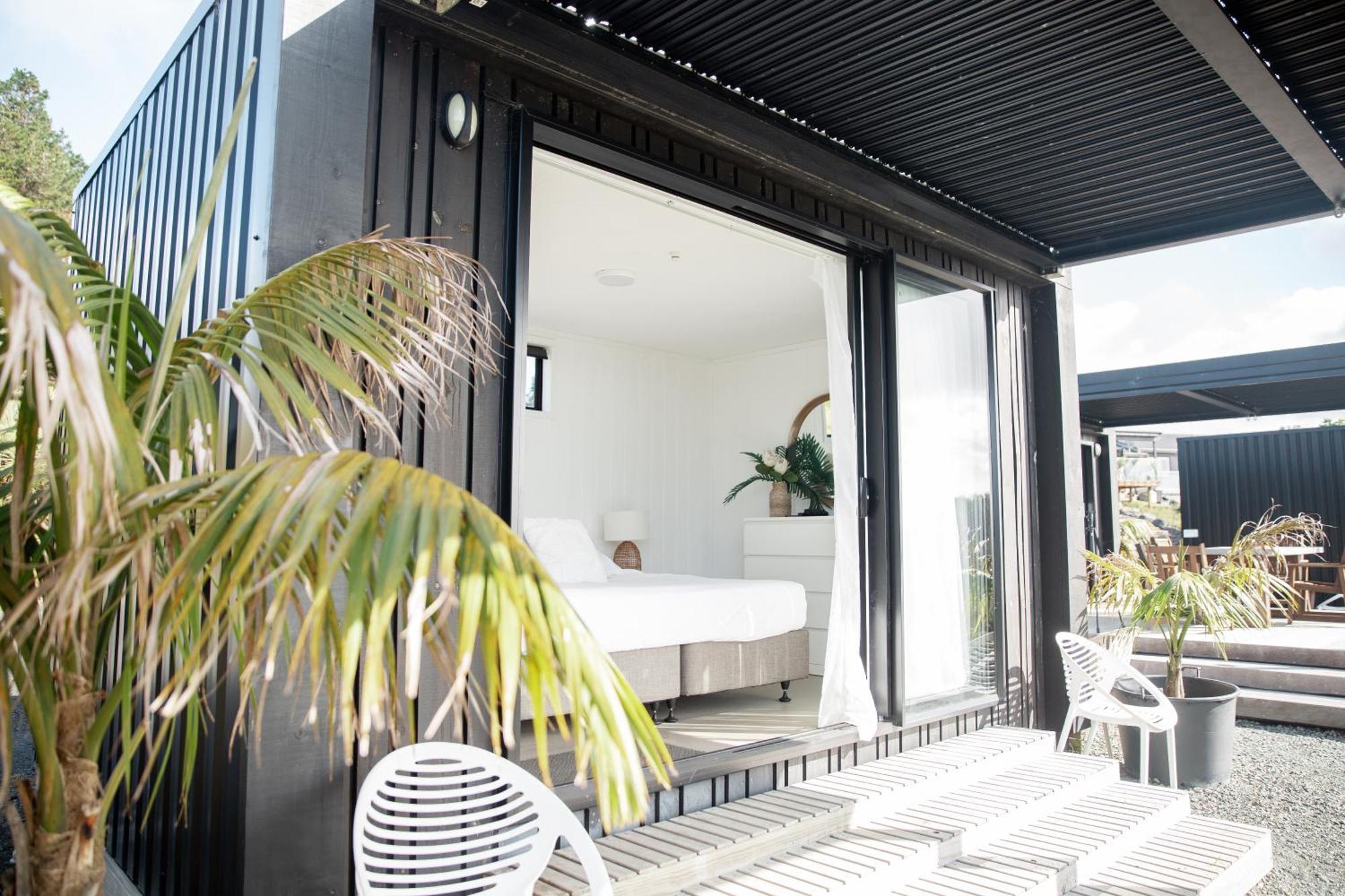 Aotearoa Surf Eco Pods Hotel Te Arai Ngoại thất bức ảnh